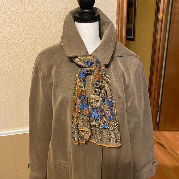 Anne Klein All Weather Coat w/ removable lining - Picture 15 of 16
